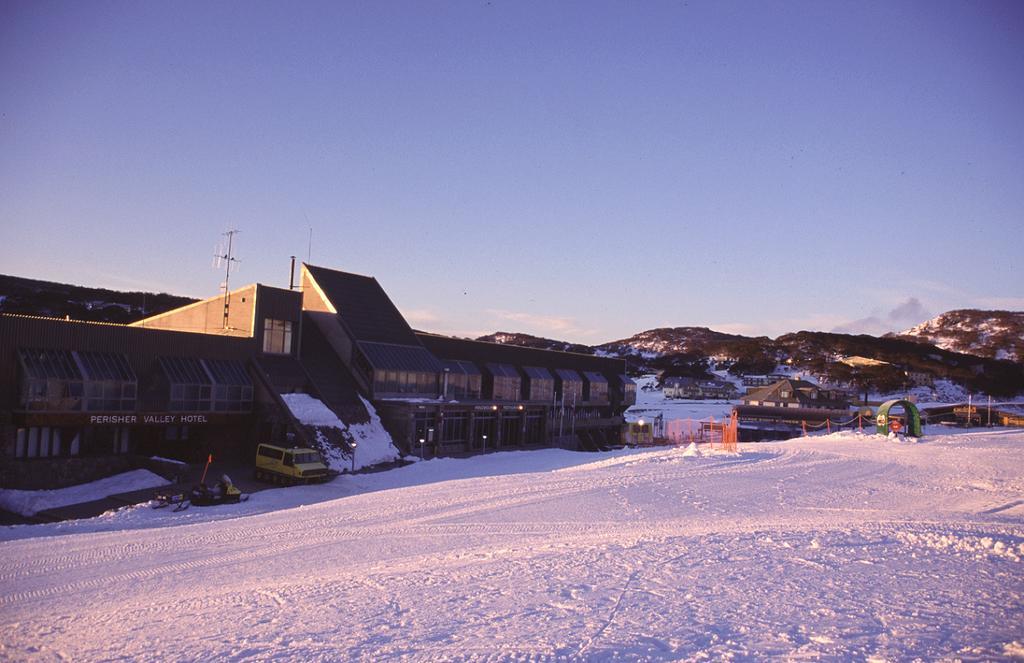 The Perisher Valley Hotel Exterior foto